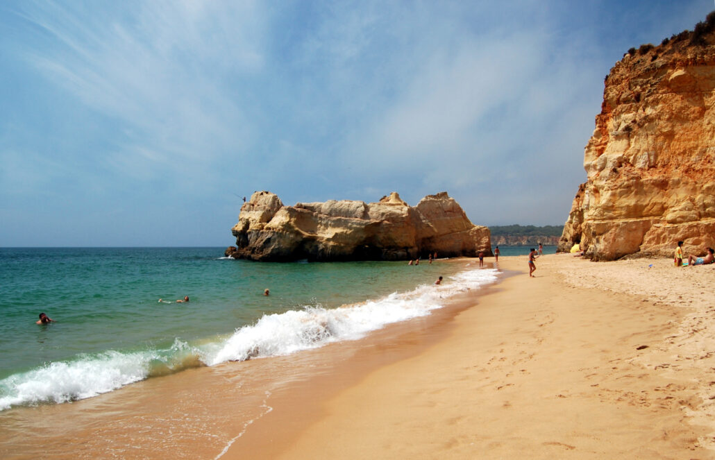 Praias mais bonitas do Algarve - Praia da Rocha - Portimão - wikipedia