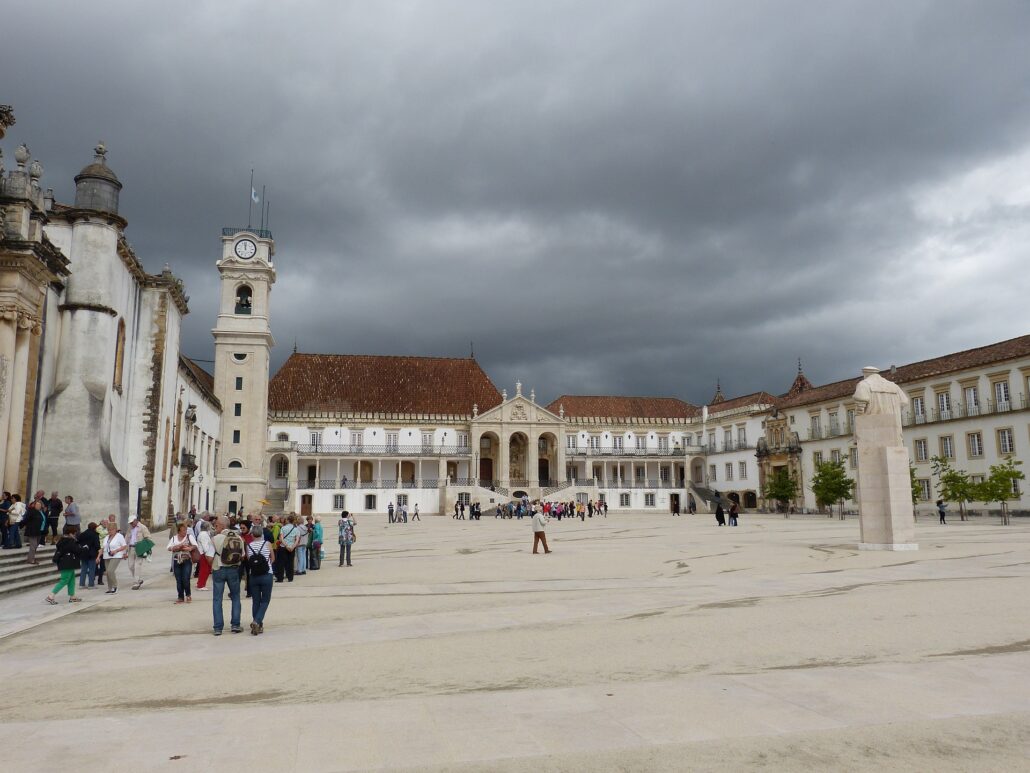 Turistas Universidade De Coimbra