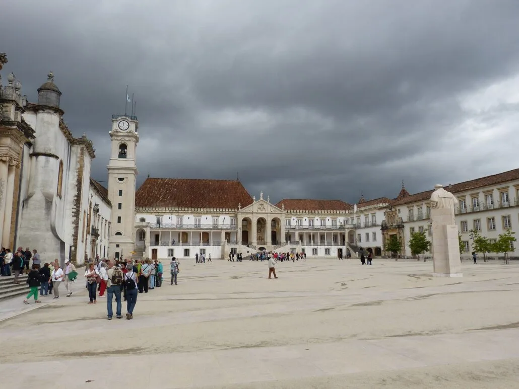 Turistas Universidade De Coimbra
